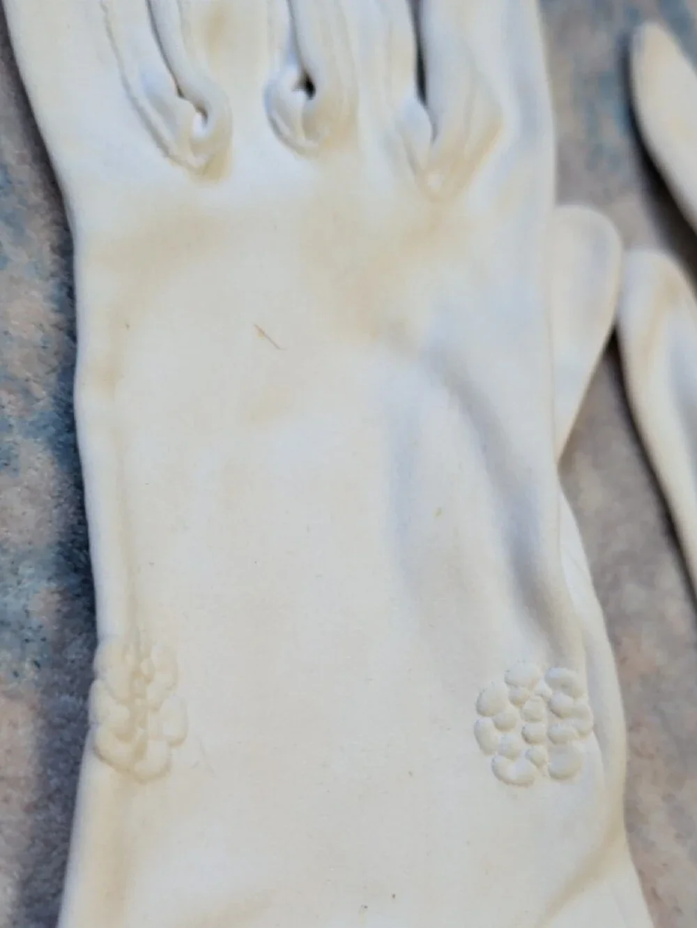 Classic Women's White Gloves - Timeless Elegance Vintage
